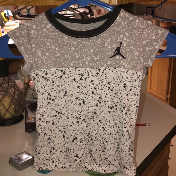 4/$35 Children’s jordan shirt. Size (4) in kids. - Picture 1 of 3